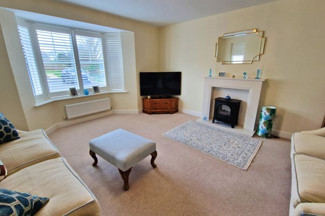 10, LLYS PENFRO, PORTHCAWL photo 3