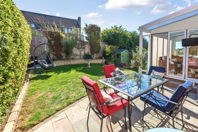 5, Steep Close, Orpington photo 4