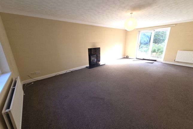 7, Lismore Park, Buxton photo 3