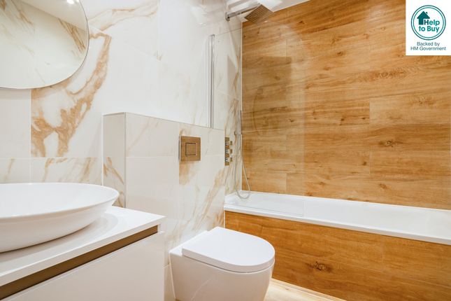 2 bed flat for sale in Catford Hill, London SE6