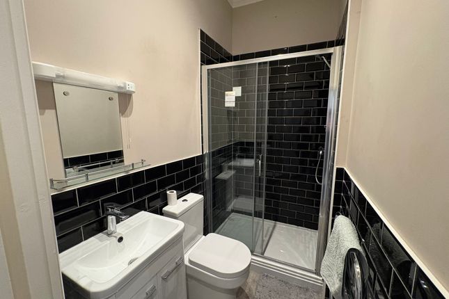 Room 2, 49, Worthing Road, Southsea photo 4