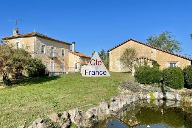 Detached house for sale in Chalais, Poitou-Charentes, 16210, France