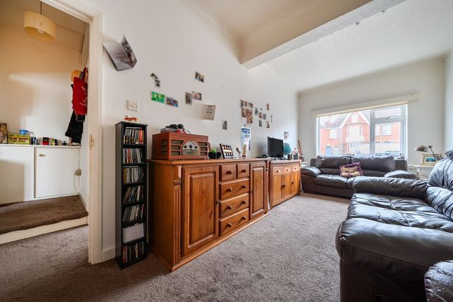 28 Hillfield Road, Chichester photo 3