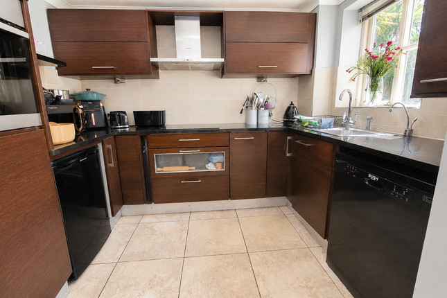 4, Aspen Close, Great Blakenham, Ipswich, Suffolk, IP6 photo 3