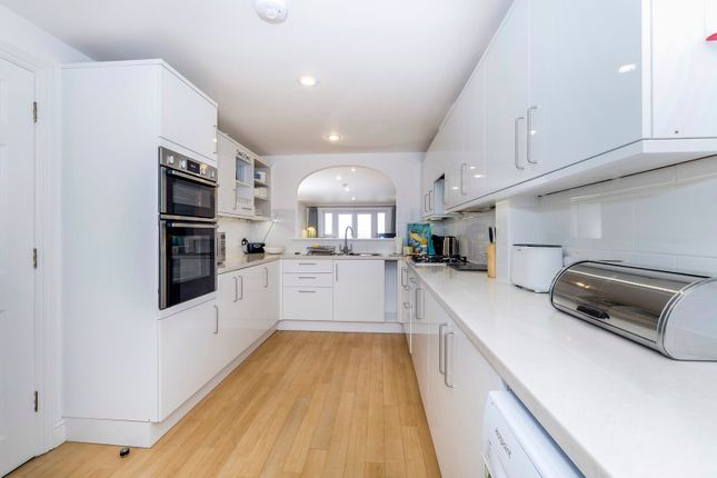 107, Carbis Beach Apartments, St. Ives photo 4