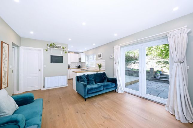 26, Crofton Gate Way, London photo 4