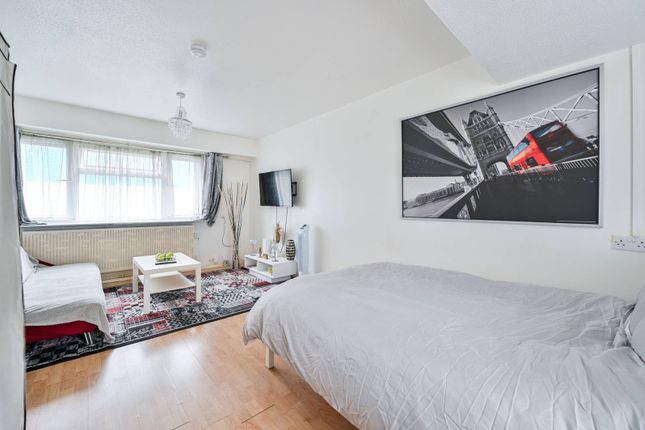 Thumbnail Flat for sale in Setchell Way, Bermondsey, London