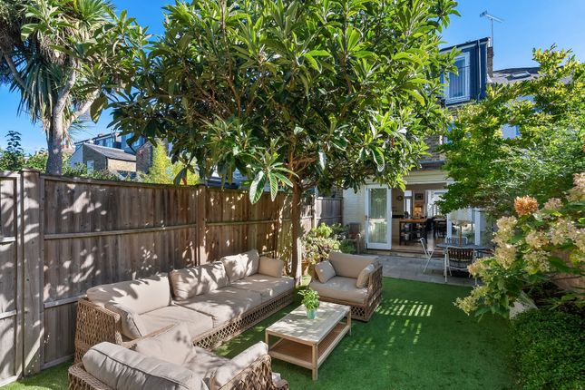 27 Trehern Road, London photo 3