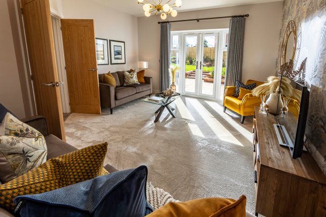 458, Locke Gardens, Llanwern photo 4