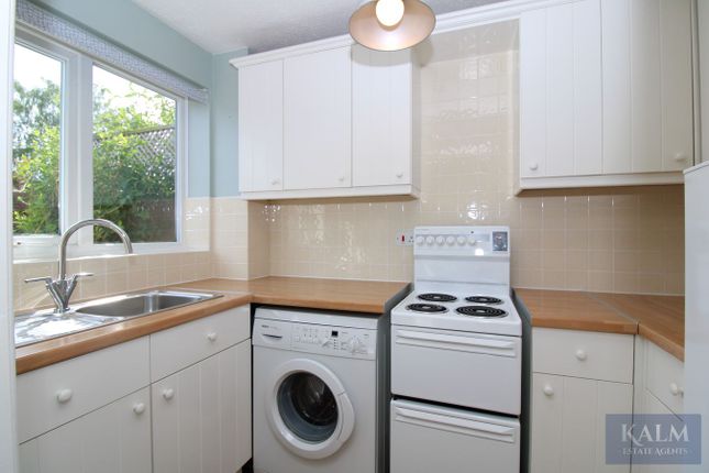 42, Lime Close, Stevenage photo 3