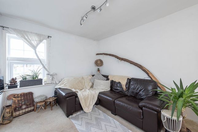 Flat for sale in Wingrave Road, Tring