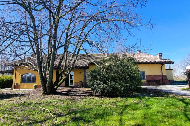 Country house for sale in San Maurizio, Conzano, Alessandria, Piedmont, Italy