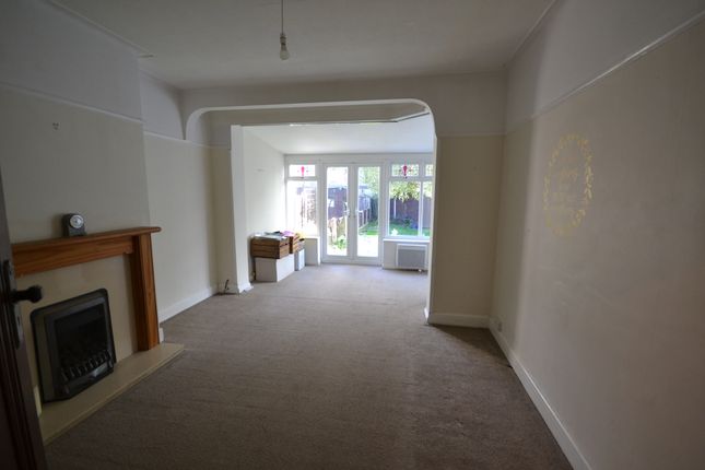 66, Eccleston Crescent, Romford photo 4