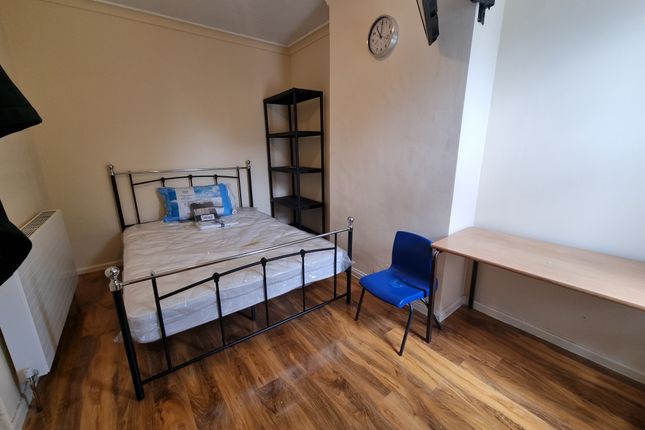 Room 2, Chatham photo 3