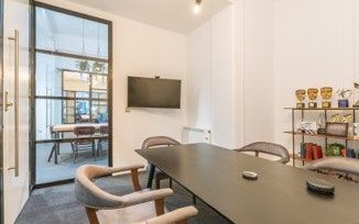 Office to let in Newman Street, London