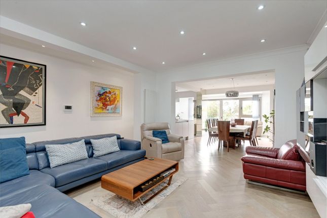 49, Cranbourne Gardens, London photo 3