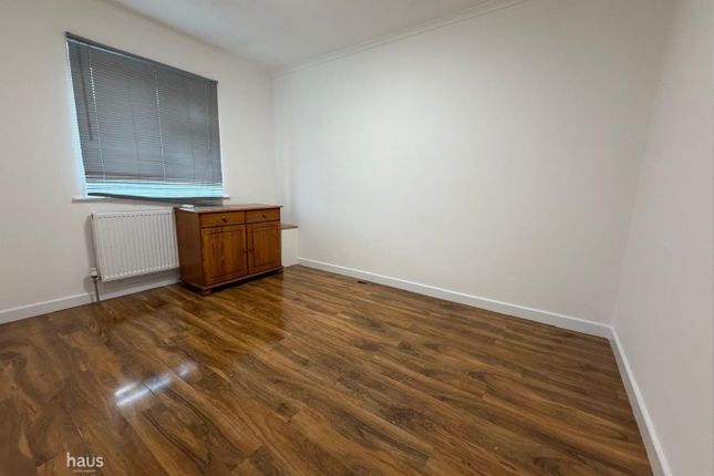 395, Walderslade Road, Chatham photo 2