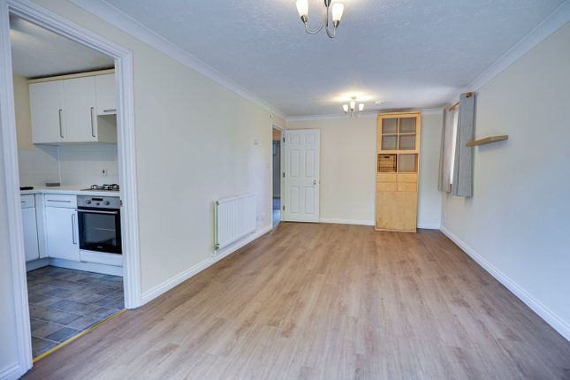 129 Lawrence Moorings, Sheering Mill Lane, Sawbridgeworth photo 5