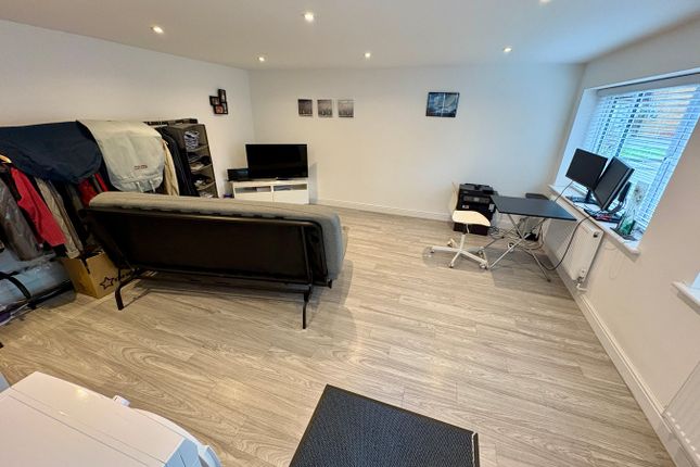 8, Speedwell Drive, Leicester photo 4