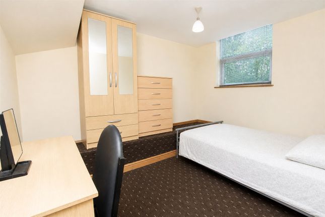HUBERT ROAD, BIRMINGHAM photo 5