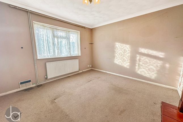 26, Hazelton Road, Colchester photo 3