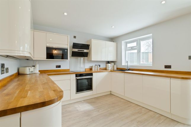 4, Four Wents, Maidstone photo 2