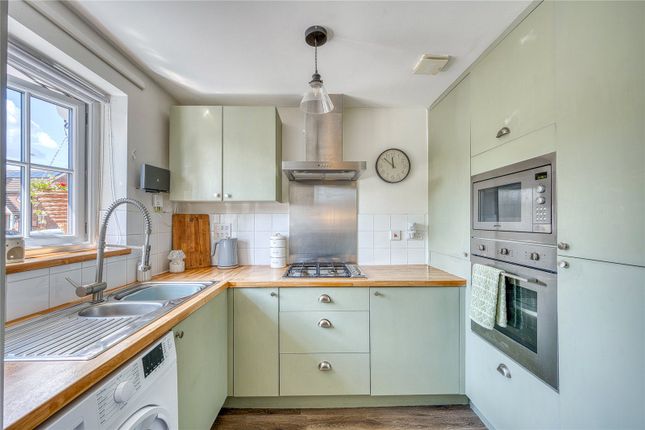 31, Campion Grove, Staffordshire photo 4