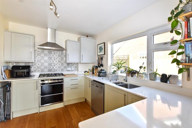16, Greenleaf Gardens, Polegate photo 3