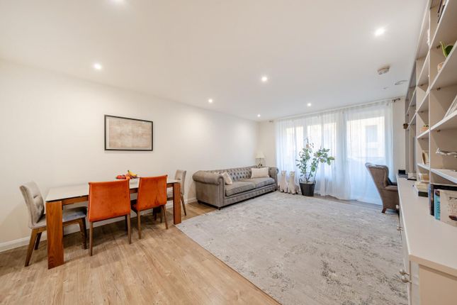 Flat 5, Welford Court, 1 Lacey Drive, Edgware photo 2