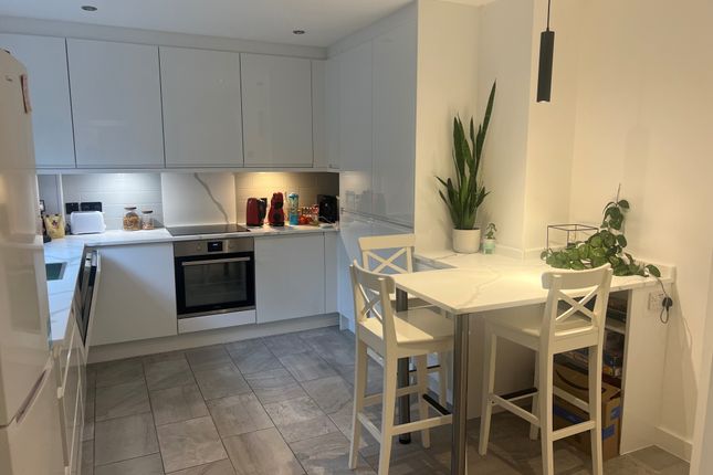 Thumbnail Maisonette to rent in Bygrove Street, London