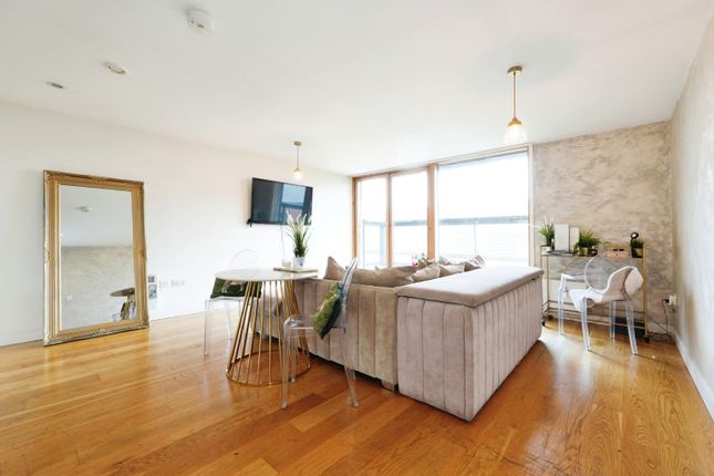 Flat for sale in Navigation Walk, Wakefield, West Yorkshire