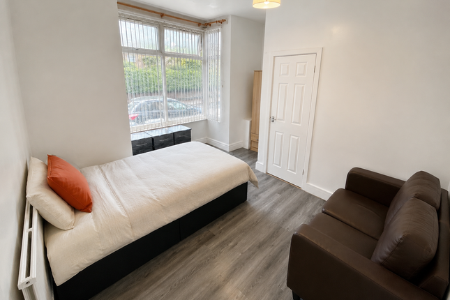 99, Gravelly Lane, Birmingham photo 4