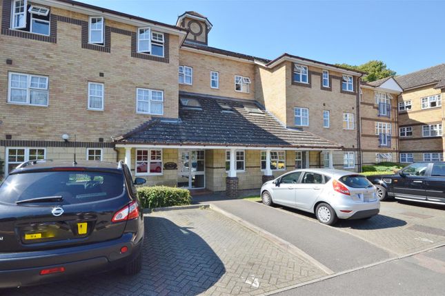 Thumbnail Flat for sale in Barons Court, Earls Meade, Luton
