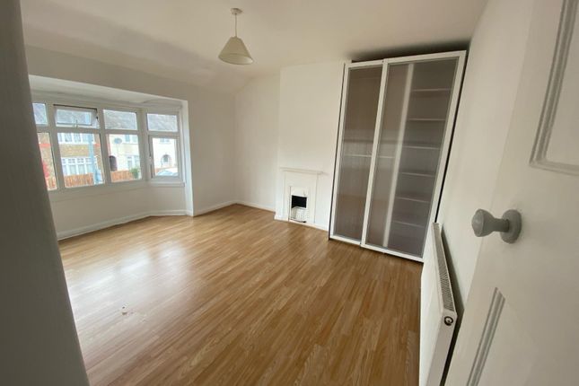 Terraced house to rent in Capron Road, Bedfordshire