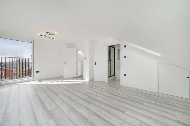 Flat for sale in Pine Road, London