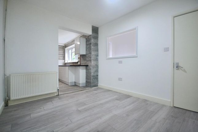 54, Curzon Street, Reading photo 3