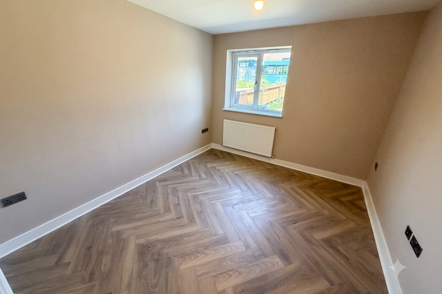 64A, Milton Keynes photo 4