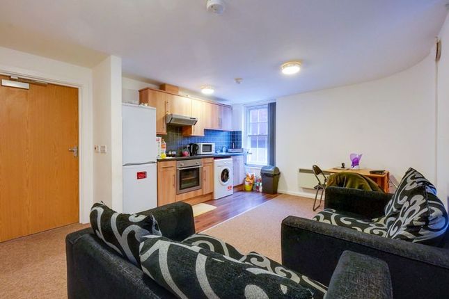 Flat to rent in Orchard Street, Canterbury