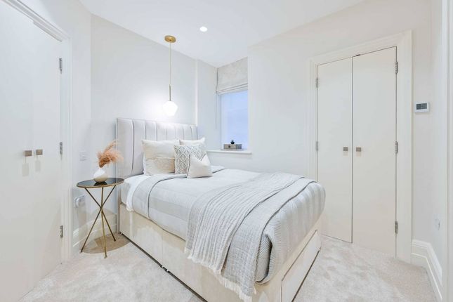 Flat for sale in Marylebone Road, Marylebone, London