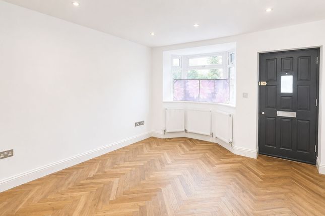12A Claremont Road, London photo 2