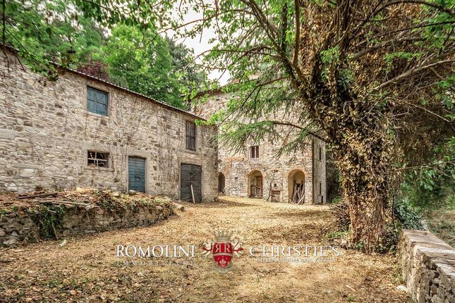 Thumbnail Country house for sale in Pieve Santo Stefano, Tuscany, Italy