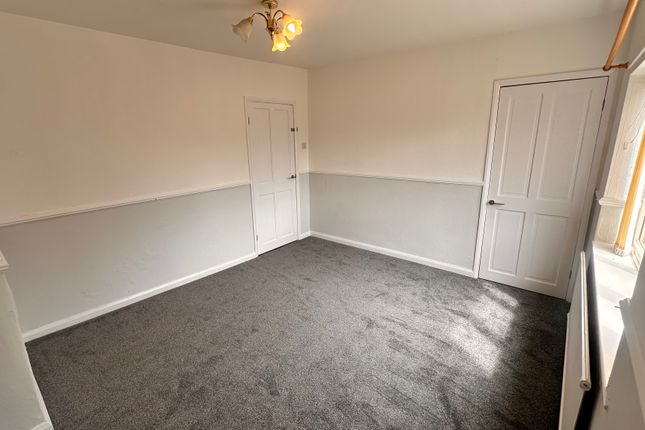 207, Furlong Road, ROTHERHAM photo 4