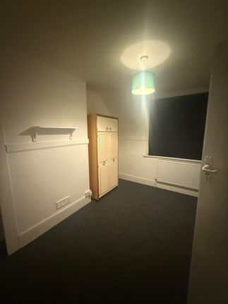 Carlton Drive, Ilford photo 5