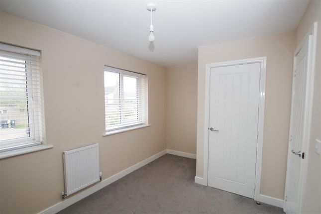 Terraced house to rent in Homelaze, Old Town, Swindon