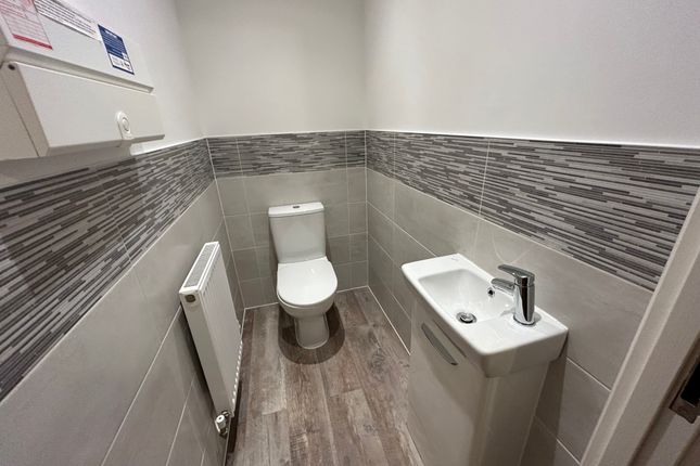 11, WELLINGBOROUGH photo 4