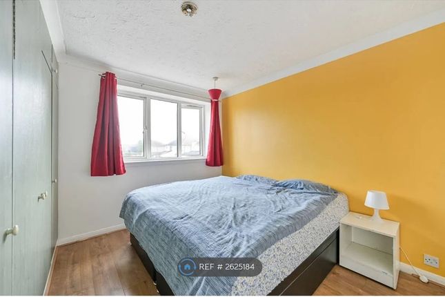 A Gloucester Road, Feltham photo 2