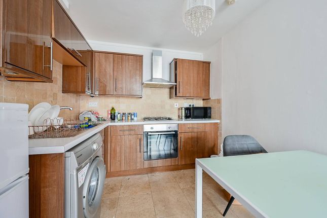 Flat to rent in Broadway, West Ealing, London