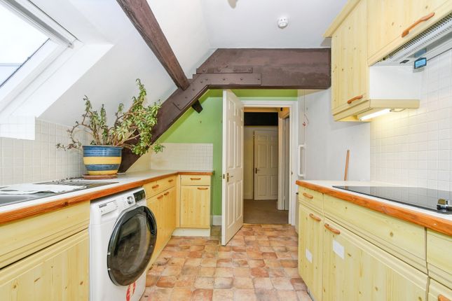 Flat 7/Norbury Court, High Street - Purton, Swindon photo 4