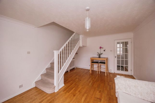 25, Sywell Crescent, Portsmouth photo 4
