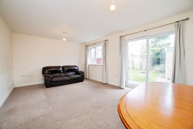 11, Grange Avenue, Mansfield photo 4